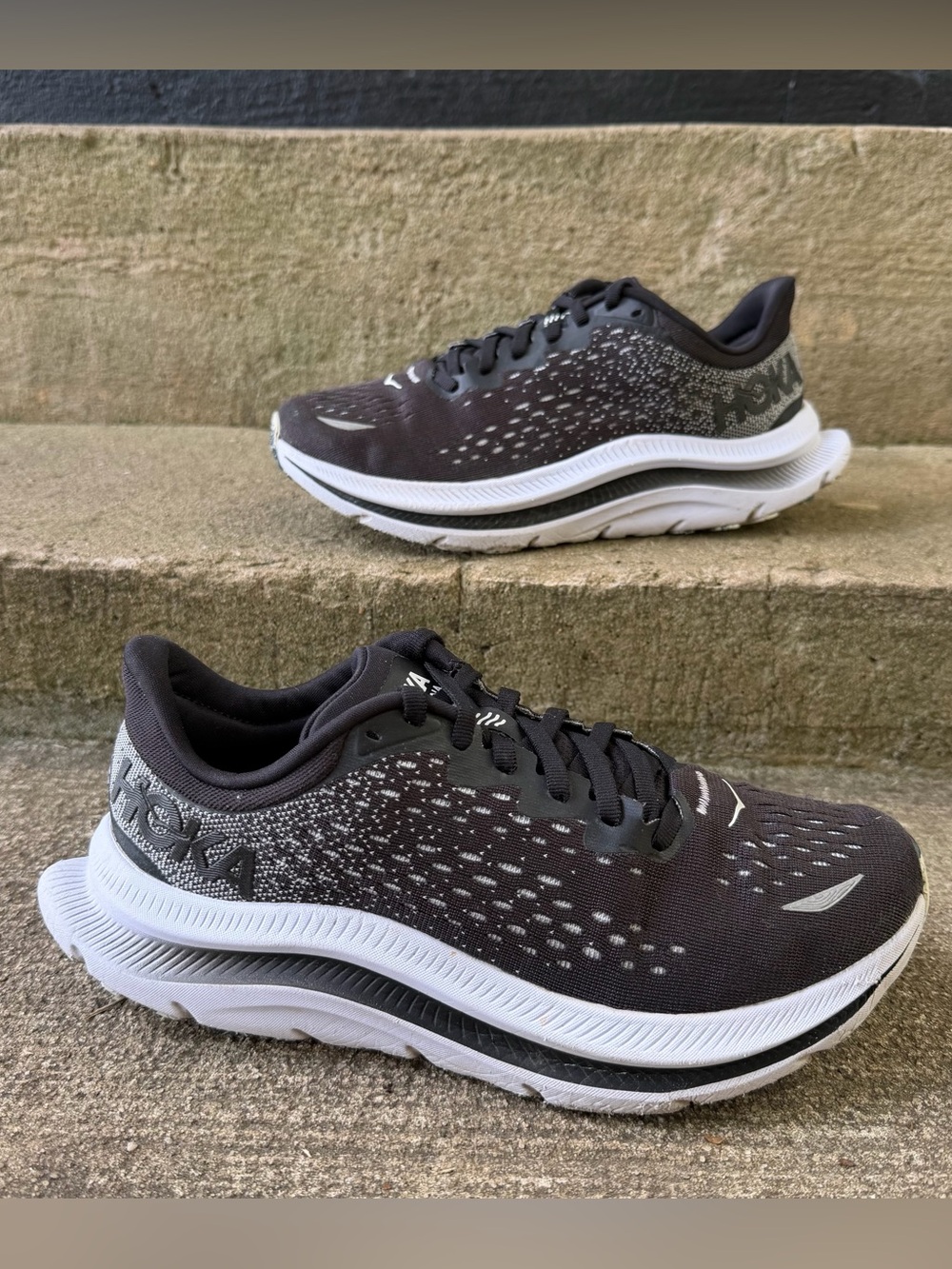 Hoka One One Kawana Women's Athletic Running Shoes Size 8B Black/White